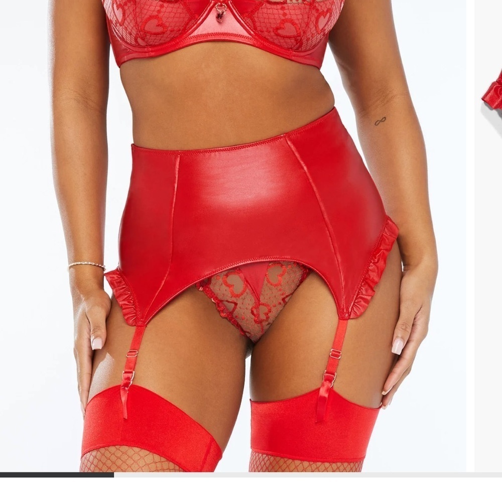 Savage x Fenty Glossy Flossy Caged Quarter Cup Bra and matching garter skirt - Picture 4 of 7